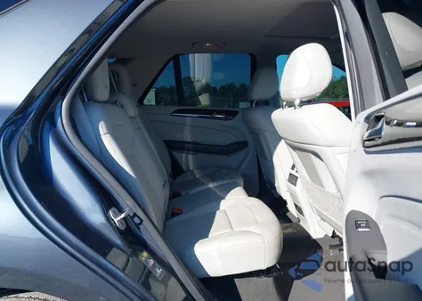 2015 Mercedes-Benz Ml 350 z USA, uszkodzony, nr VIN 4JGDA5JB7FA507293